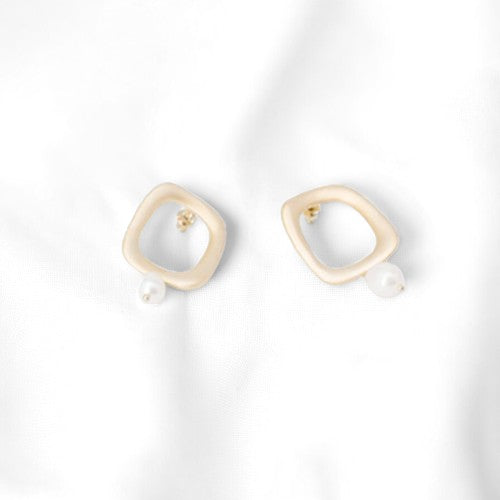 925鏤空方形磨砂珍珠耳環