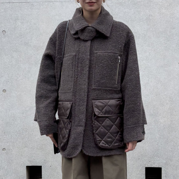 羊毛異材質拼接設計中長版大衣 - 深灰｜Audrey and John Wad