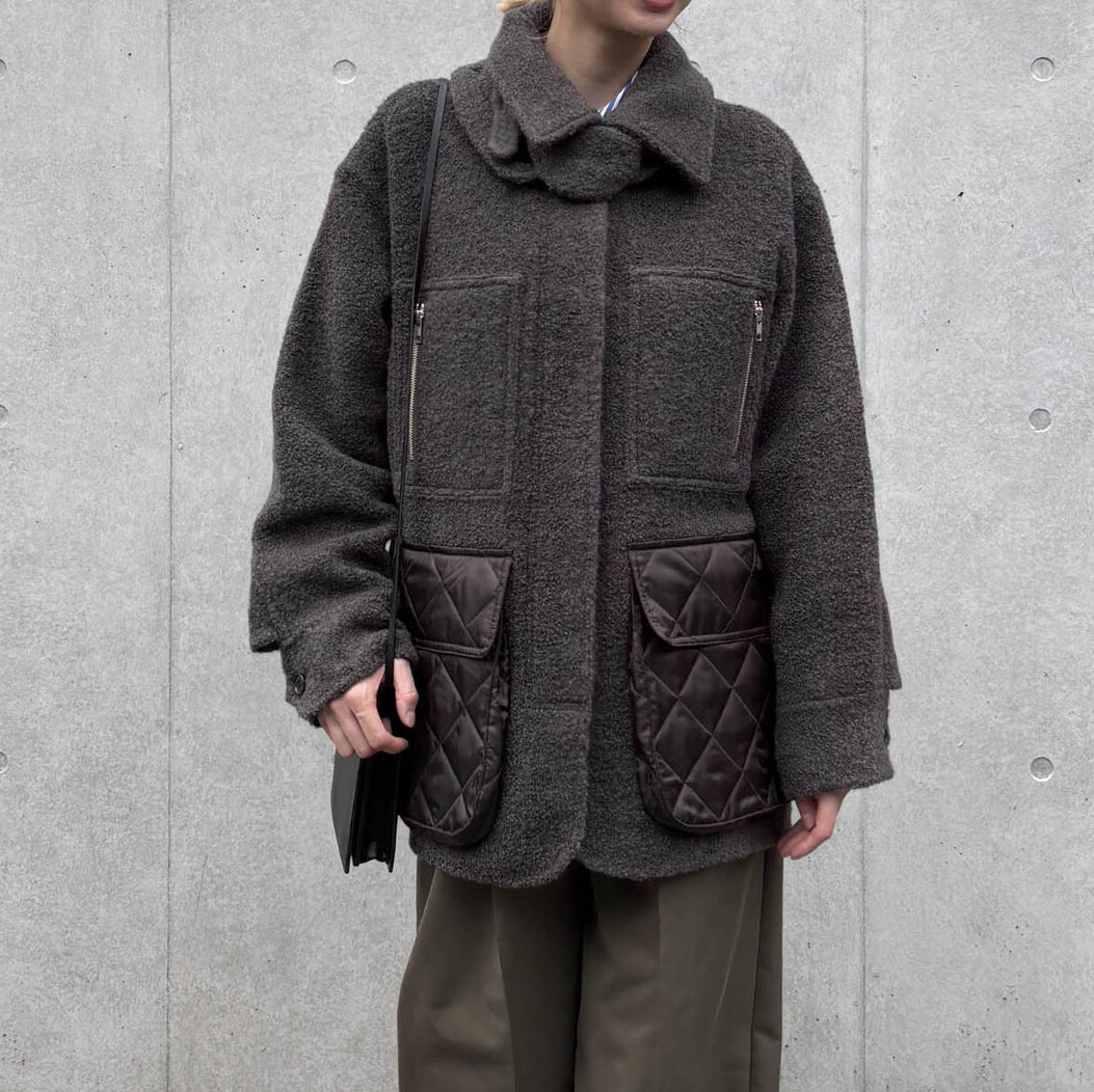 羊毛異材質拼接設計中長版大衣 - 深灰｜Audrey and John Wad