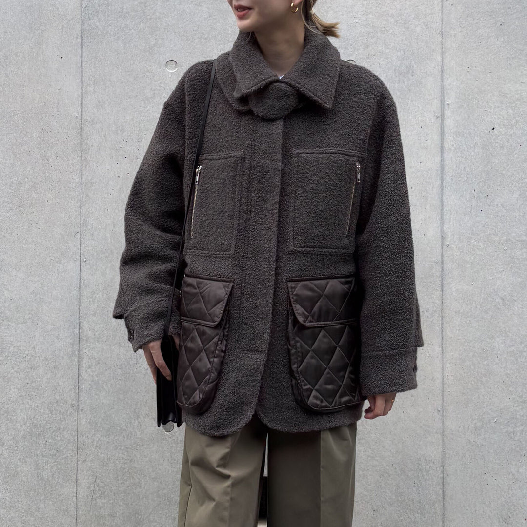 羊毛異材質拼接設計中長版大衣 - 深灰｜Audrey and John Wad