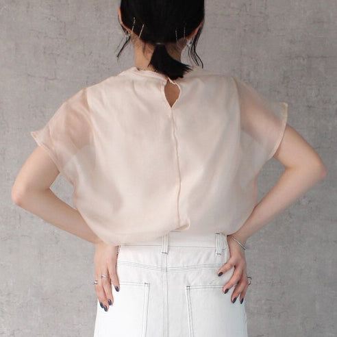 輕紗透膚層次感法式袖上衣 - 杏｜classy chic