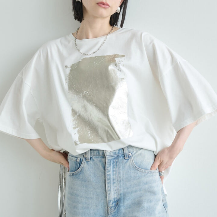 箔印簡約設計上衣 - 白｜classy chic