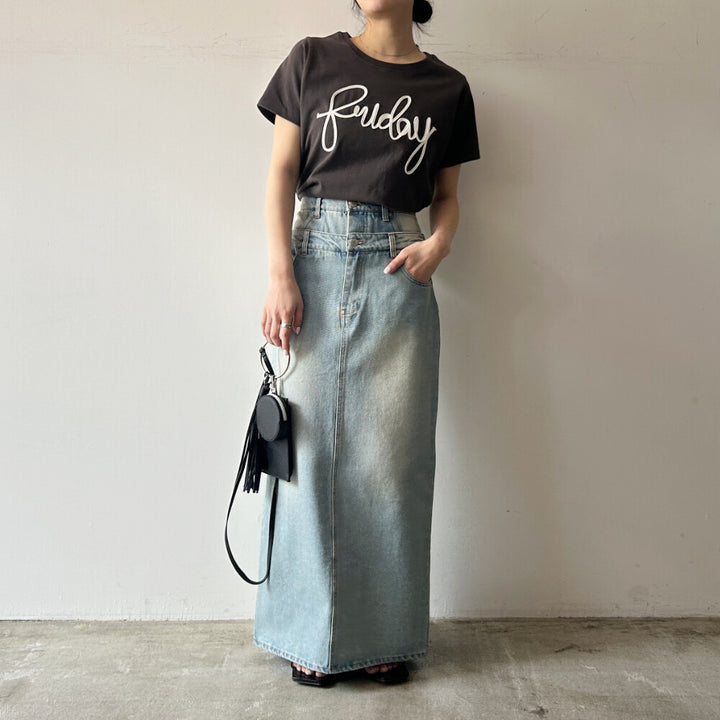 天竺棉繩狀刺繡草寫T恤 - 炭灰｜classy chic｜預購
