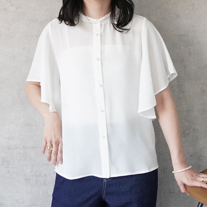 珍珠釦飾飄逸喇叭袖立領上衣 - 白｜classy chic