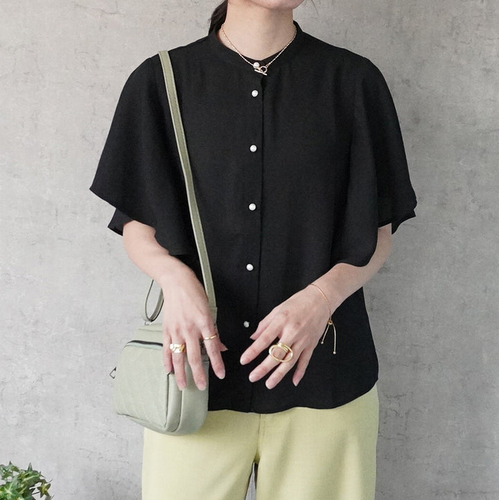 珍珠釦飾飄逸喇叭袖立領上衣 - 黑｜classy chic