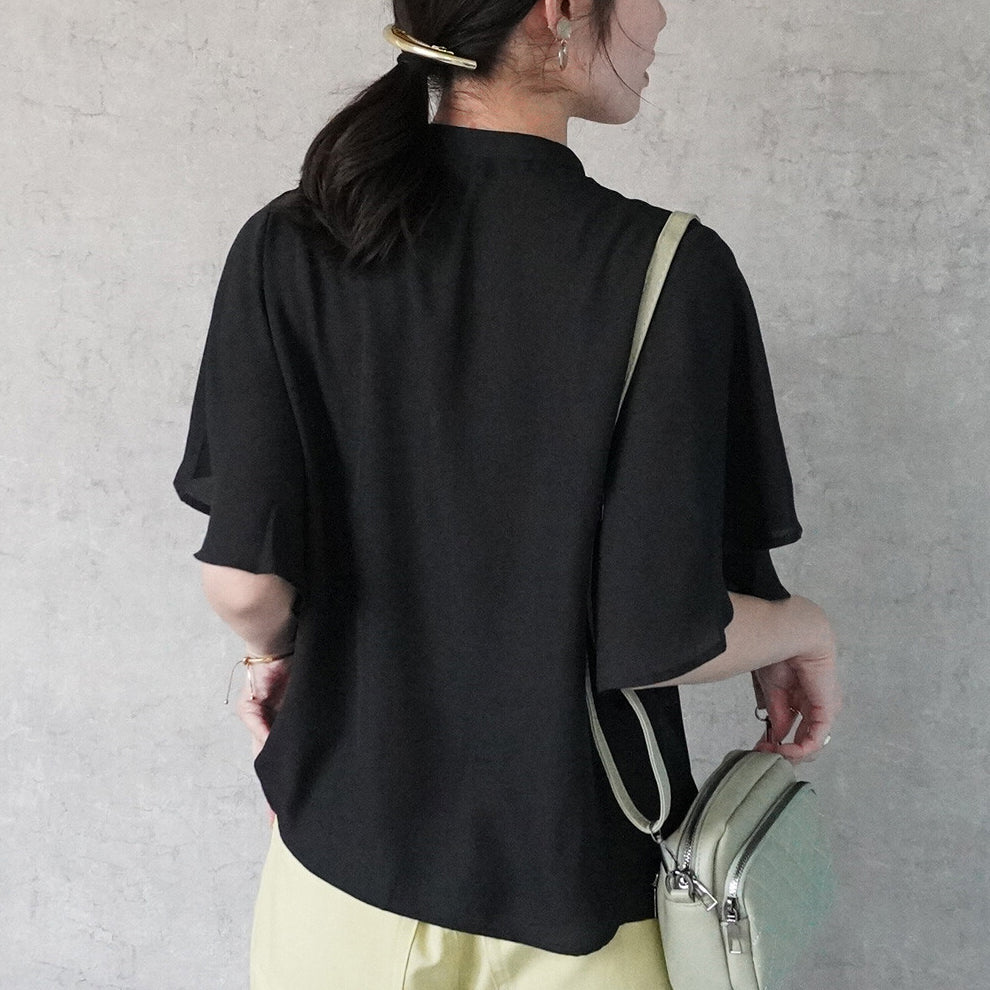 珍珠釦飾飄逸喇叭袖立領上衣 - 黑｜classy chic