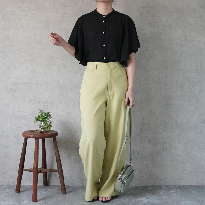 珍珠釦飾飄逸喇叭袖立領上衣 - 黑｜classy chic
