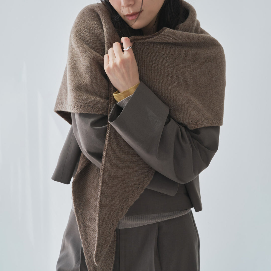 喀什米爾羊毛無縫三角披肩 - 棕｜Audrey and John Wad 日本製
