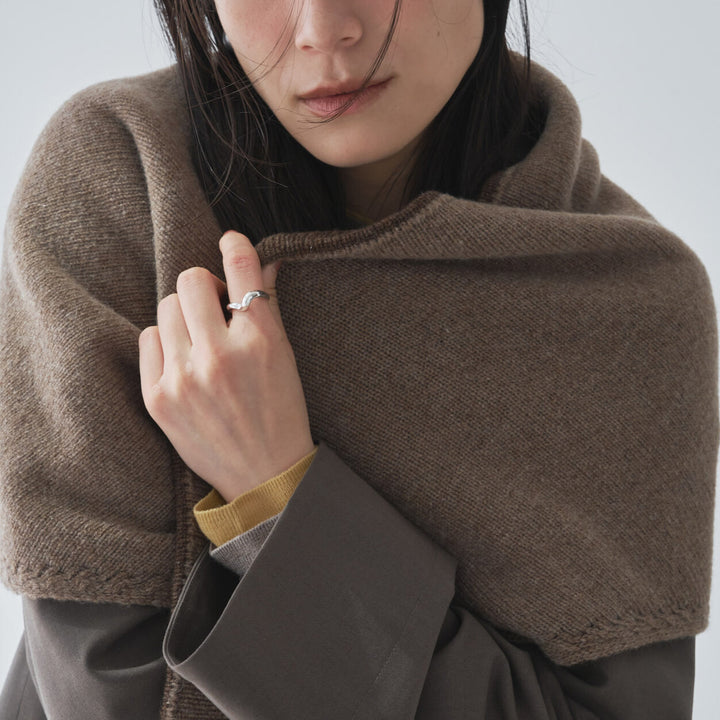 喀什米爾羊毛無縫三角披肩 - 棕｜Audrey and John Wad 日本製