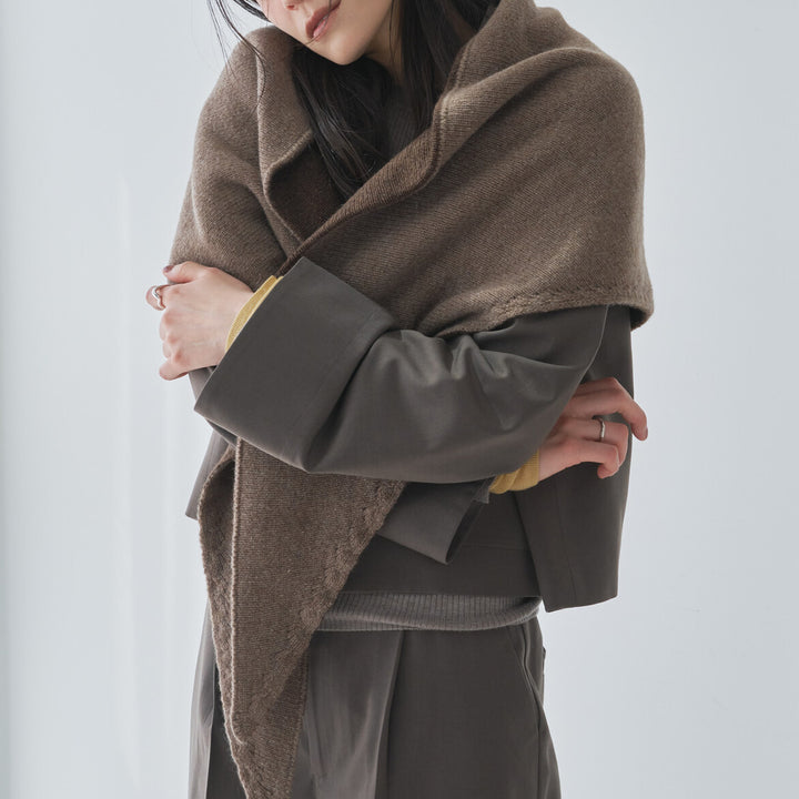 喀什米爾羊毛無縫三角披肩 - 棕｜Audrey and John Wad 日本製