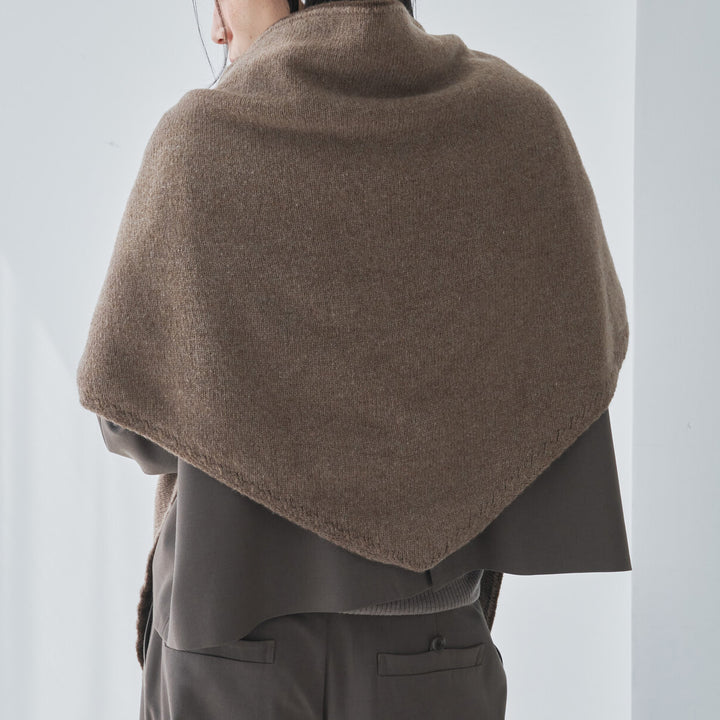 喀什米爾羊毛無縫三角披肩 - 棕｜Audrey and John Wad 日本製