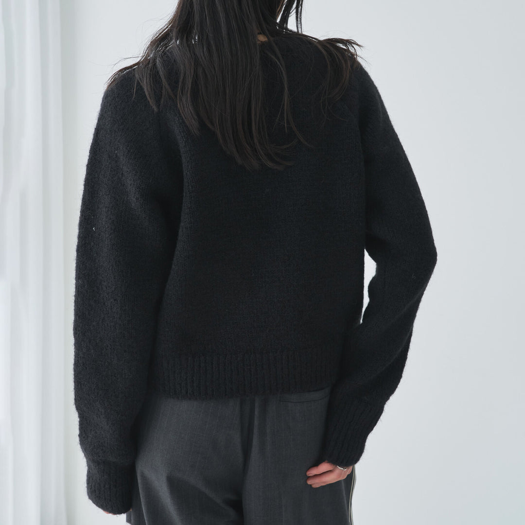 立體花朵裝飾針織上衣 - 黑｜Audrey and John Wad