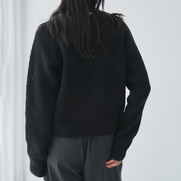 立體花朵裝飾針織上衣 - 黑｜Audrey and John Wad