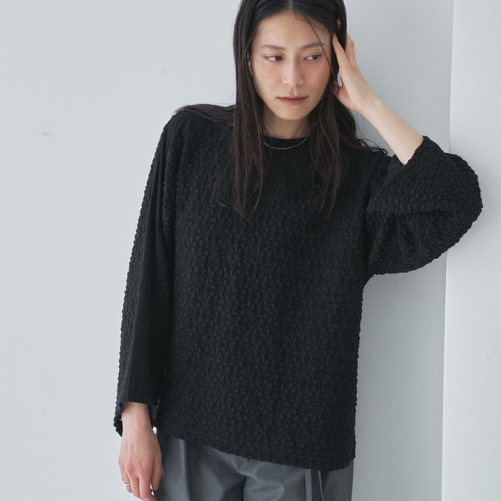 立體壓紋拼接設計上衣 - 黑｜Audrey and John Wad