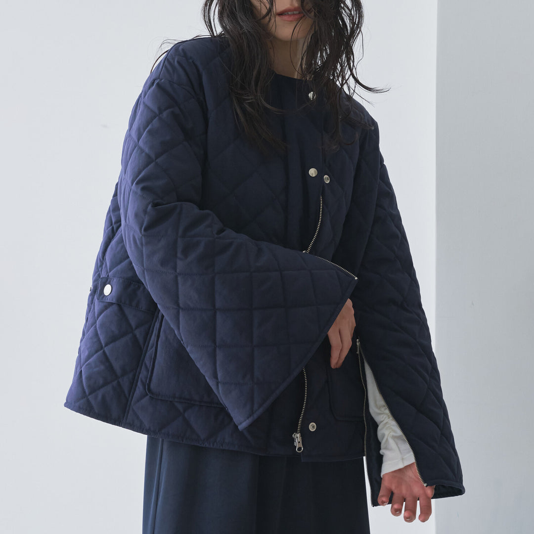 無領鋪棉壓紋短版外套 - 深藍｜Audrey and John Wad