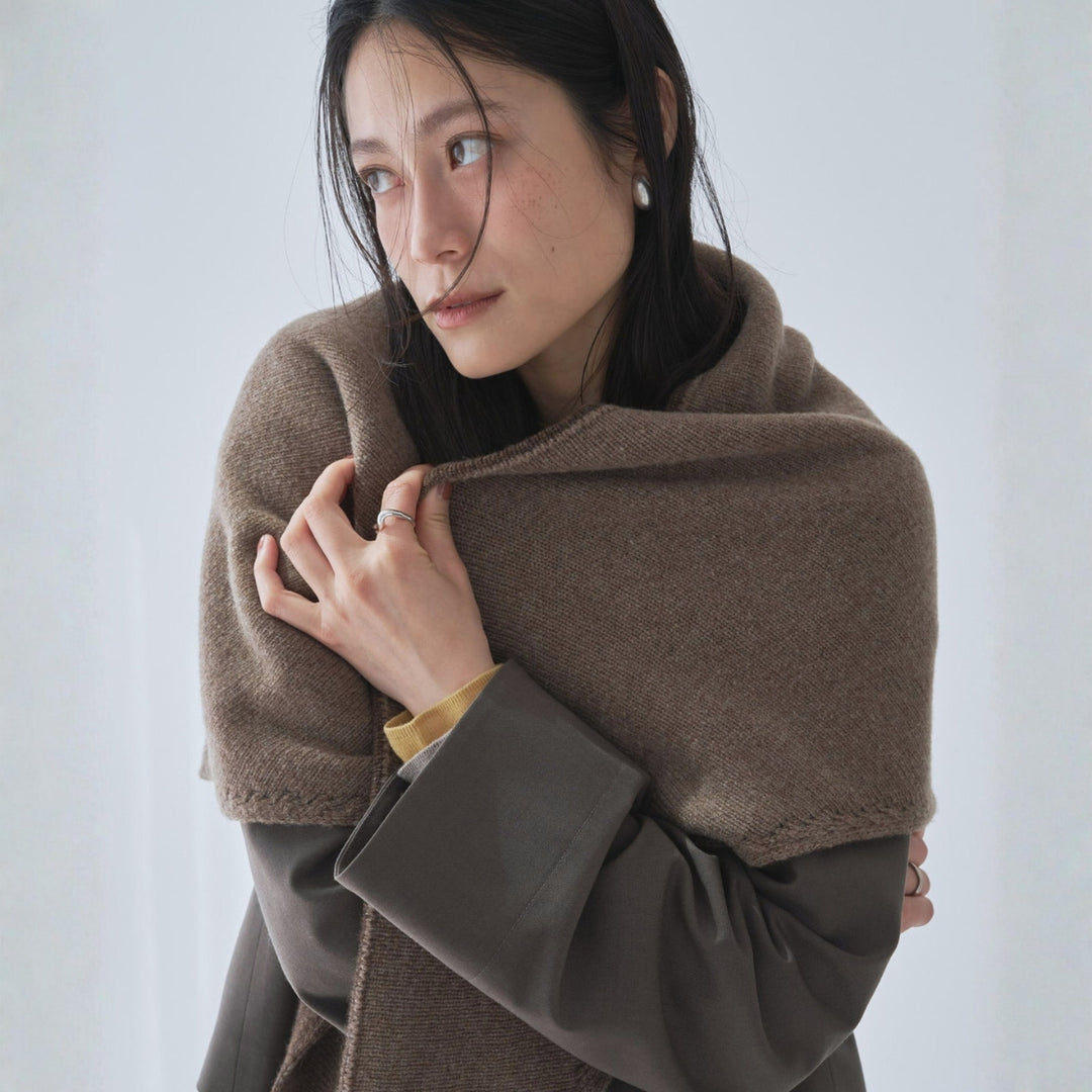 喀什米爾羊毛無縫三角披肩 - 棕｜Audrey and John Wad 日本製