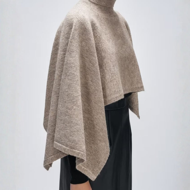 不對稱高領針織斗篷 - 灰米｜cloenc