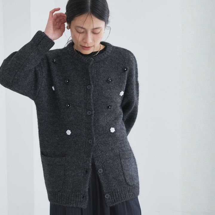 立體花朵裝飾鈕扣開襟衫 - 炭灰｜Audrey and John Wad