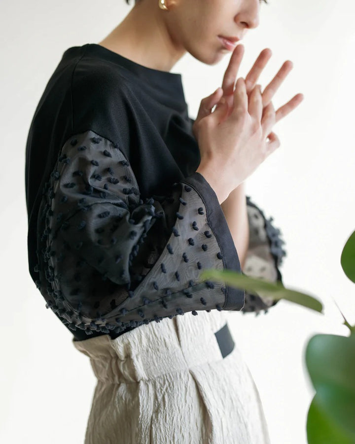 立體提花袖拼接上衣 - 黑｜Lallia Mu 日本製
