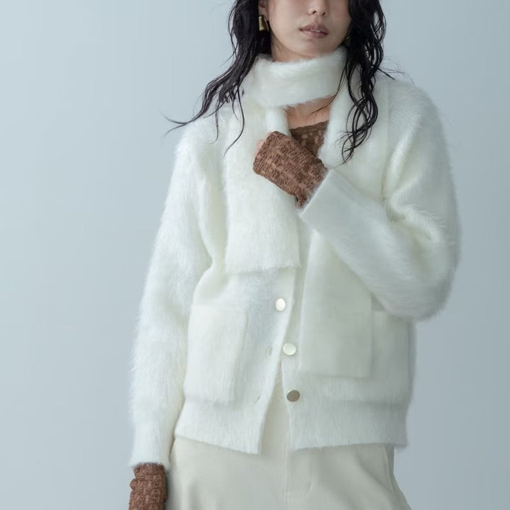 柔軟絨毛寬鬆V領開襟衫 - 米白｜GALLEST
