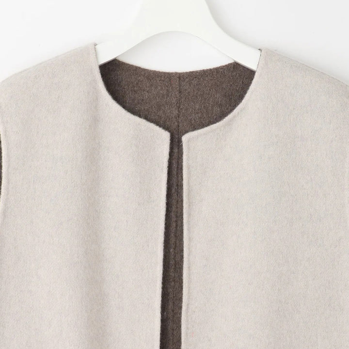 2WAY絨毛口袋背心長版外套 - 淺米｜BEATRICE