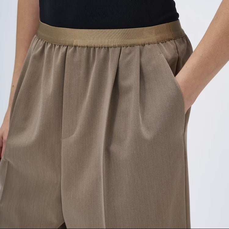 打褶設計鬆緊腰帶寬直筒褲 - 灰米｜cloenc