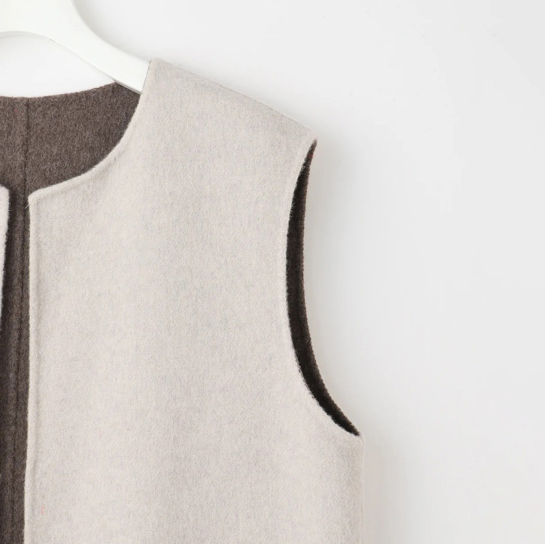 2WAY絨毛口袋背心長版外套 - 淺米｜BEATRICE