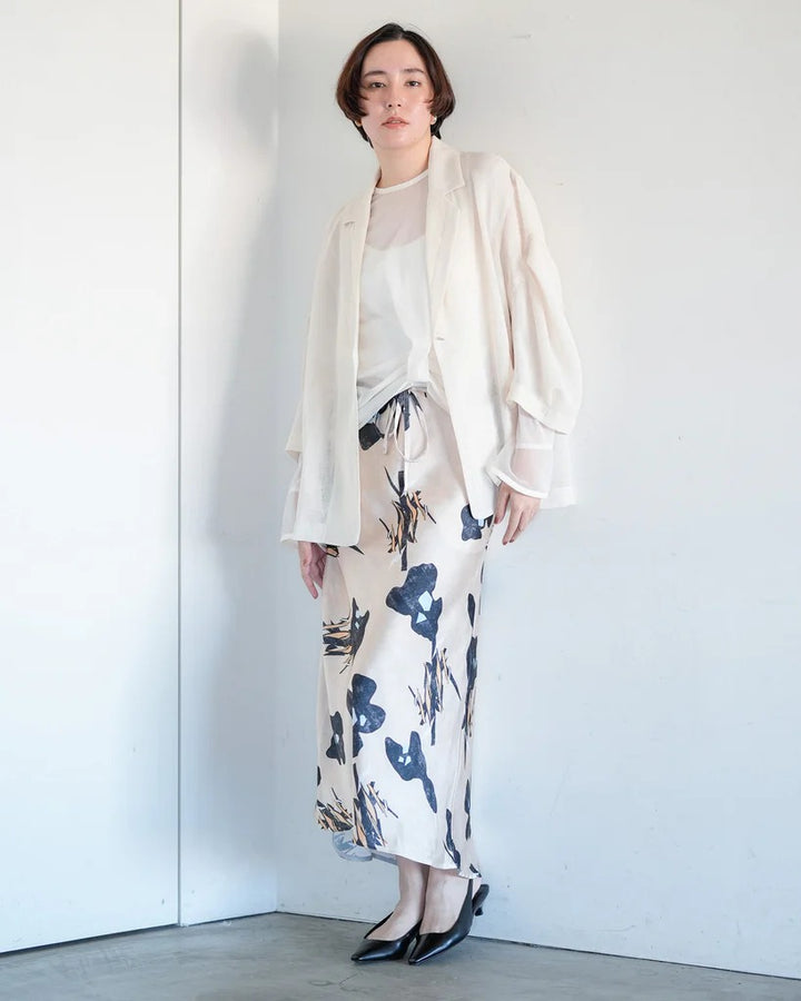 花卉印花緞面長裙 - 米｜Lallia Mu 日本製