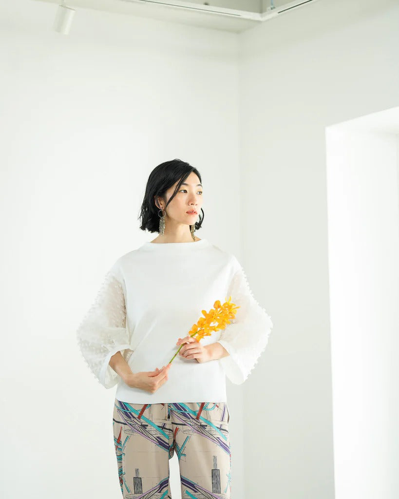 立體提花袖拼接上衣 - 米白｜Lallia Mu 日本製