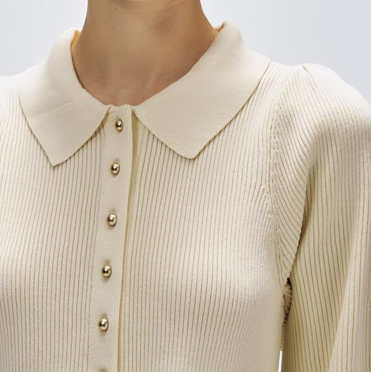 荷葉擺立體袖針織上衣 - 米白｜cloenc