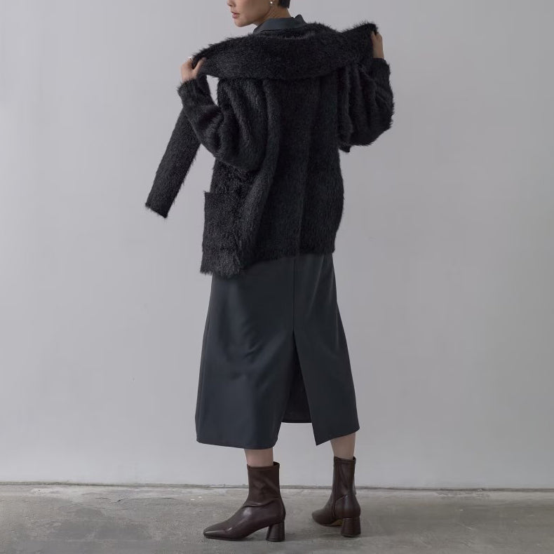 柔軟絨毛寬鬆V領開襟衫 - 黑｜GALLEST