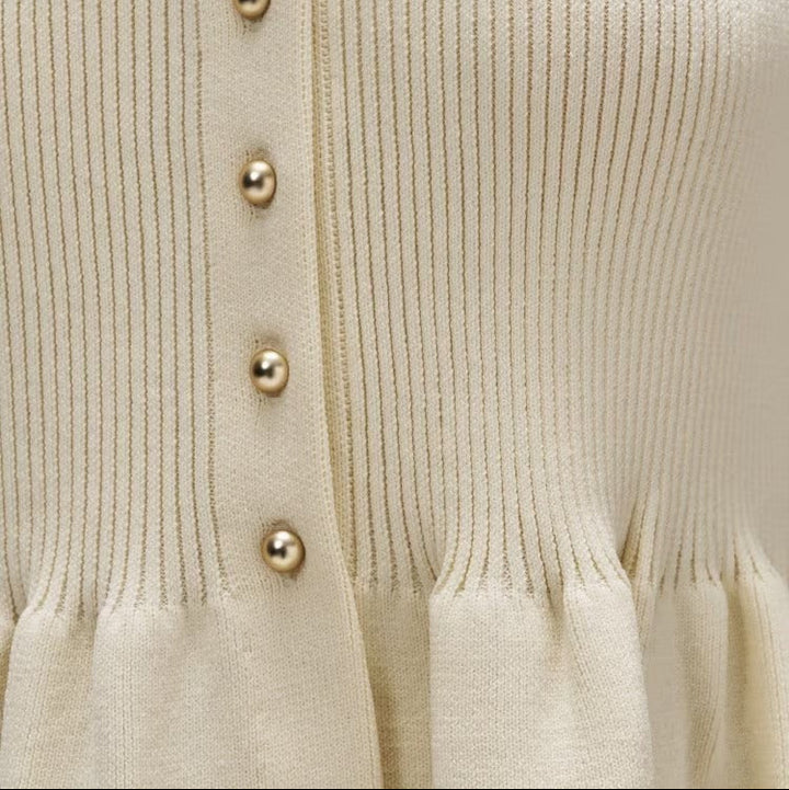 荷葉擺立體袖針織上衣 - 米白｜cloenc