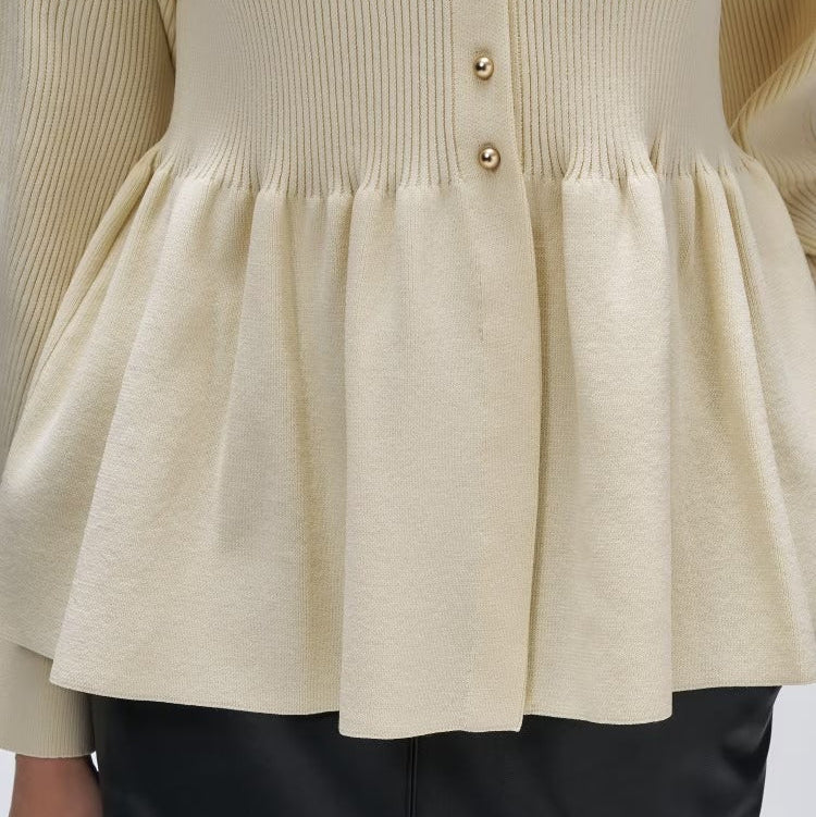 荷葉擺立體袖針織上衣 - 米白｜cloenc