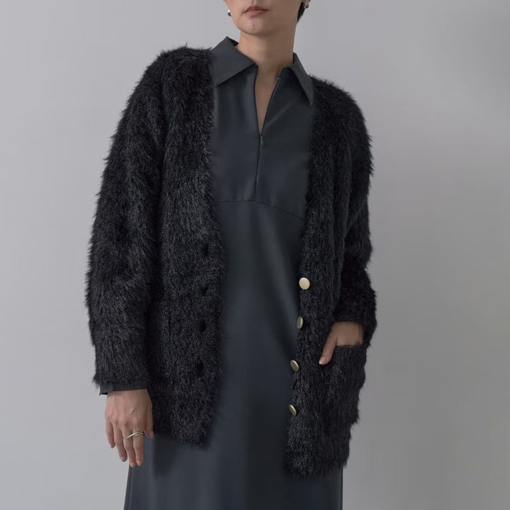 柔軟絨毛寬鬆V領開襟衫 - 黑｜GALLEST
