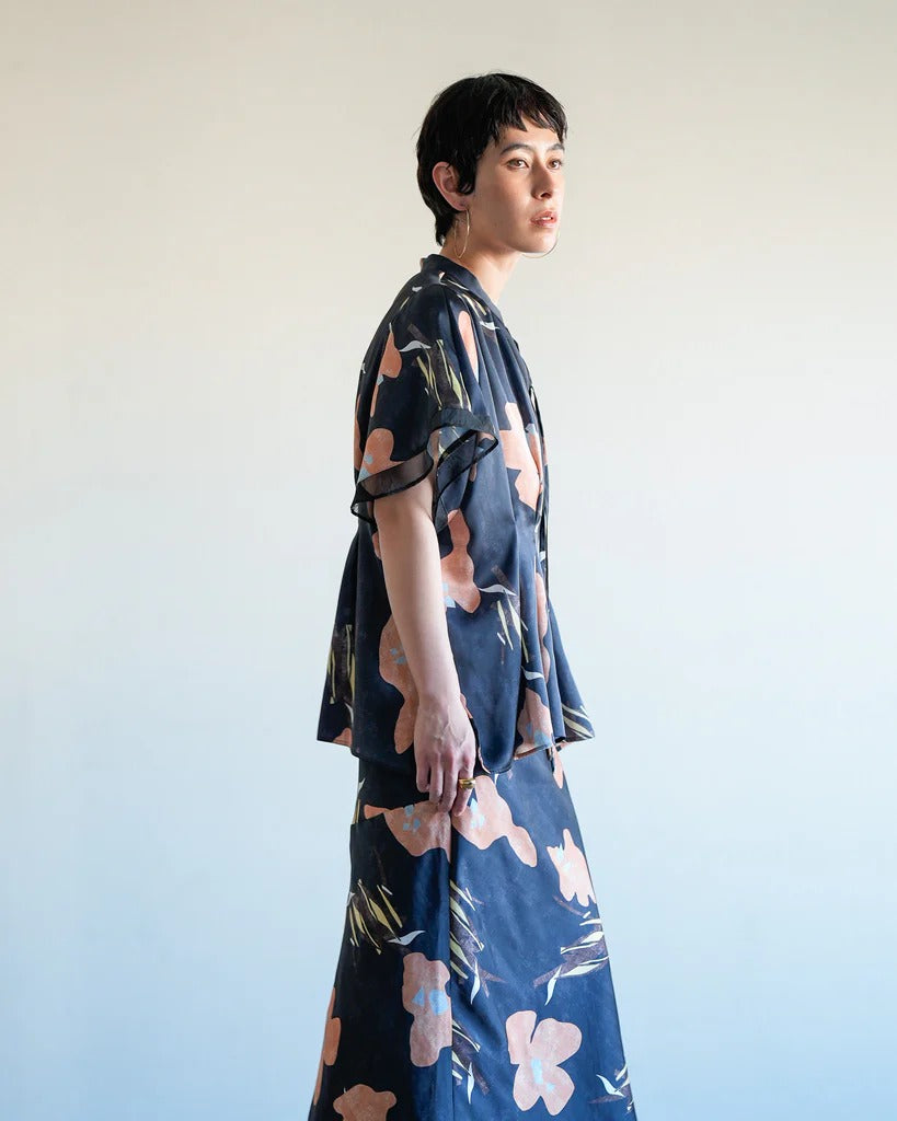 花卉印花緞面長裙 - 深藍｜Lallia Mu 日本製