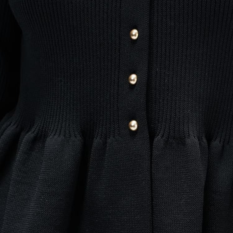 荷葉擺立體袖針織上衣 - 黑｜cloenc