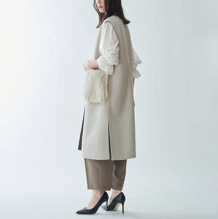 2WAY絨毛口袋背心長版外套 - 淺米｜BEATRICE