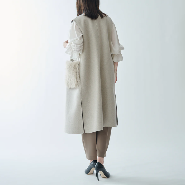 2WAY絨毛口袋背心長版外套 - 淺米｜BEATRICE