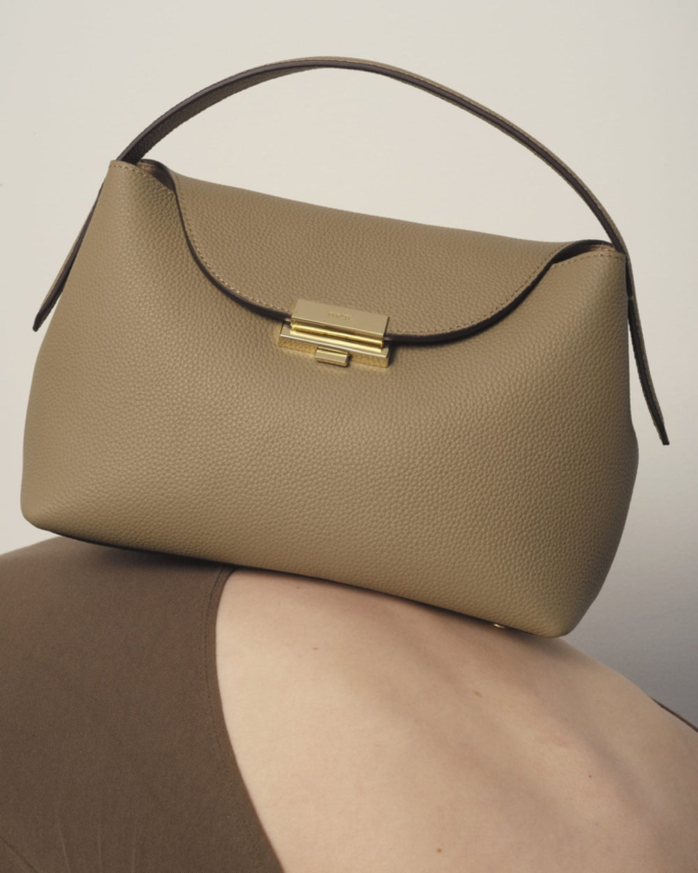 P-011 MAGNOLIA-HAND HAZEL｜PUNTI
